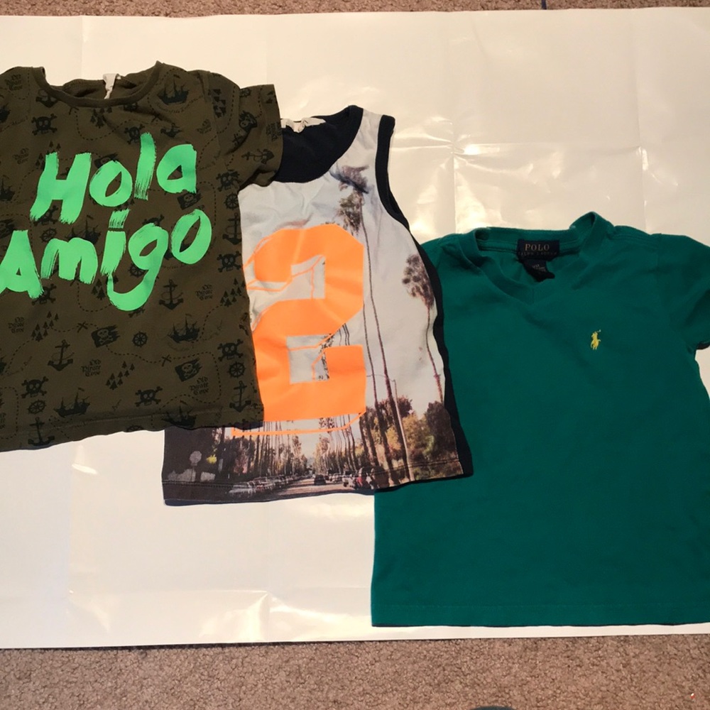 3 T-shirts